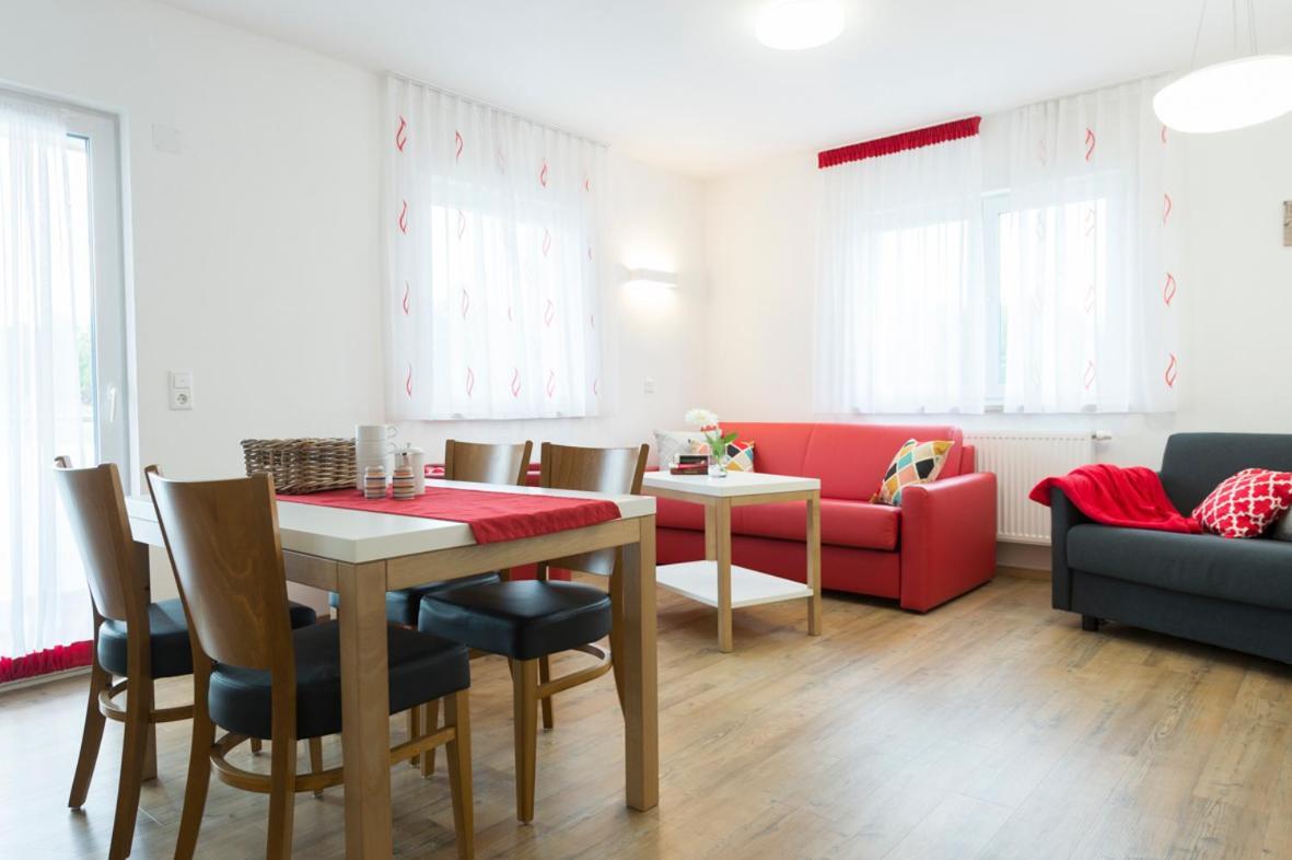 Hofmann'S Apartements & Ferienwohnungen Обердакштеттен Экстерьер фото