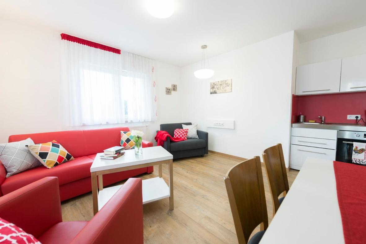 Hofmann'S Apartements & Ferienwohnungen Обердакштеттен Экстерьер фото